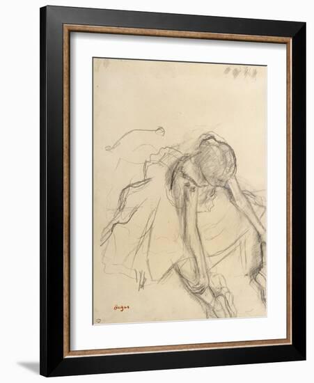 Danseuse assise, essayant ses pointes-Edgar Degas-Framed Giclee Print