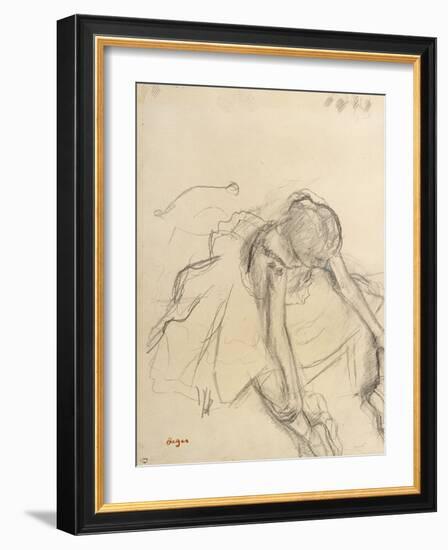 Danseuse assise, essayant ses pointes-Edgar Degas-Framed Giclee Print