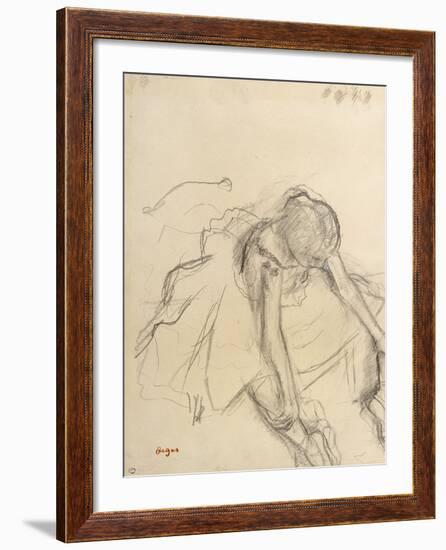 Danseuse assise, essayant ses pointes-Edgar Degas-Framed Giclee Print