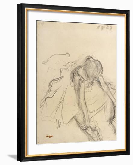 Danseuse assise, essayant ses pointes-Edgar Degas-Framed Giclee Print