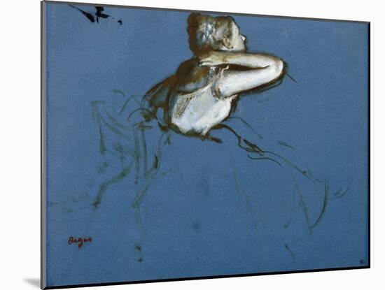 Danseuse assise, vue de profil vers la droite-Edgar Degas-Mounted Giclee Print