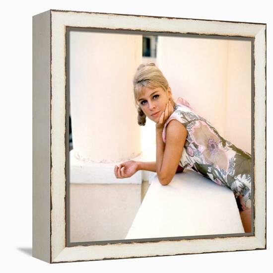 Darling, Julie Christie, 1965-null-Framed Stretched Canvas