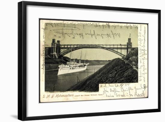 Das Kriegsschiff Smy Hohenzollern Unter Brücke-null-Framed Giclee Print