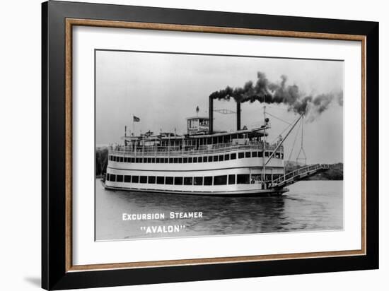 Davenport, Iowa - Avalon Steamer-Lantern Press-Framed Art Print