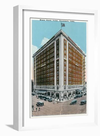 Davenport, Iowa, Exterior View of the Black Hawk Hotel-Lantern Press-Framed Art Print