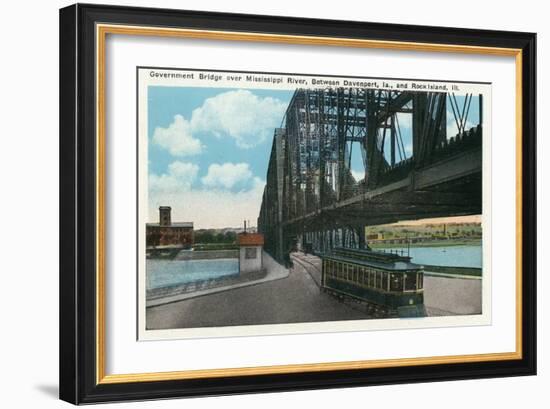 Davenport, Iowa, View of the Govt. Bridge over Mississippi River towards Rock Island-Lantern Press-Framed Art Print