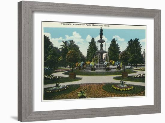 Davenport, Iowa, View of the Vanderveer Park Fountain-Lantern Press-Framed Art Print