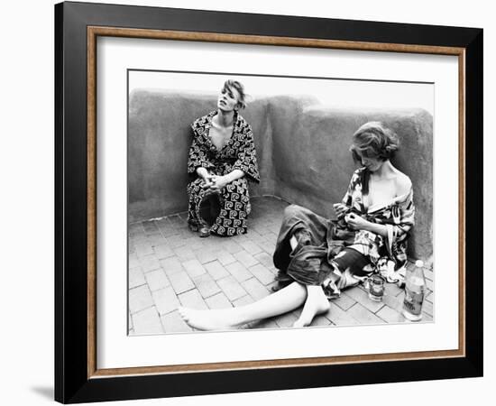 David Bowie, Candy Clark, the Man Who Fell to Earth, 1976-null-Framed Photographic Print