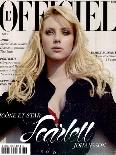 L'Officiel 2005 - Scarlett Johansson Porte un Trench en Soie Noir Pailleté Dior par John Galliano-David Ferma-Framed Premium Giclee Print
