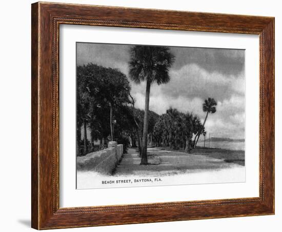 Daytona Beach, Florida - Beach Street View-Lantern Press-Framed Art Print