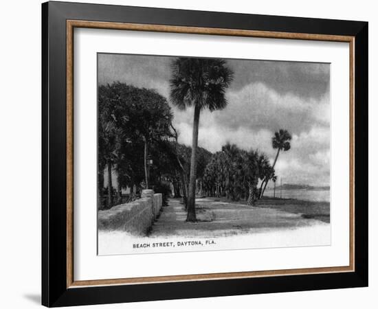 Daytona Beach, Florida - Beach Street View-Lantern Press-Framed Art Print