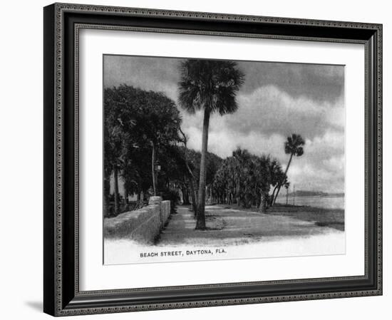 Daytona Beach, Florida - Beach Street View-Lantern Press-Framed Art Print