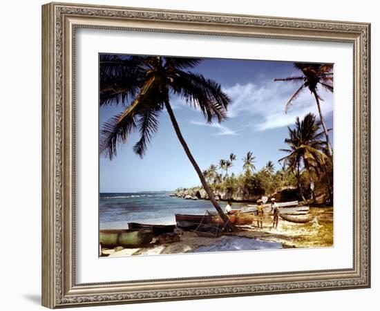 December 1946: Fishermen at Runaway Bay in Jamaica-Eliot Elisofon-Framed Photographic Print