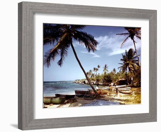 December 1946: Fishermen at Runaway Bay in Jamaica-Eliot Elisofon-Framed Photographic Print