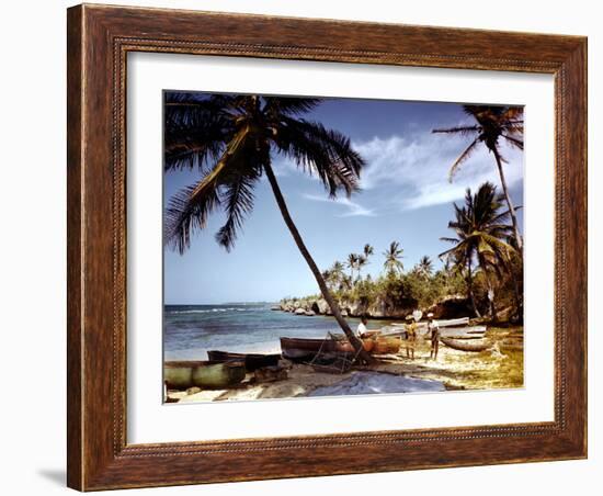 December 1946: Fishermen at Runaway Bay in Jamaica-Eliot Elisofon-Framed Photographic Print