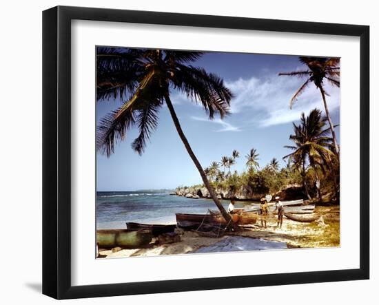 December 1946: Fishermen at Runaway Bay in Jamaica-Eliot Elisofon-Framed Photographic Print