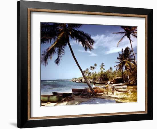 December 1946: Fishermen at Runaway Bay in Jamaica-Eliot Elisofon-Framed Photographic Print