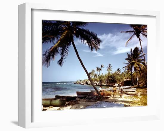 December 1946: Fishermen at Runaway Bay in Jamaica-Eliot Elisofon-Framed Photographic Print