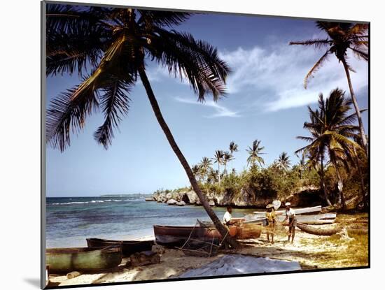 December 1946: Fishermen at Runaway Bay in Jamaica-Eliot Elisofon-Mounted Photographic Print