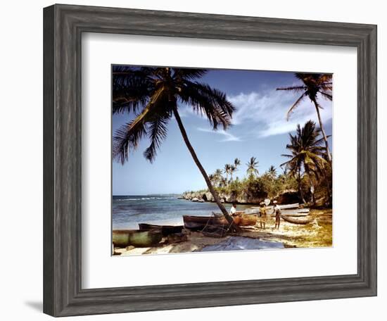 December 1946: Fishermen at Runaway Bay in Jamaica-Eliot Elisofon-Framed Photographic Print