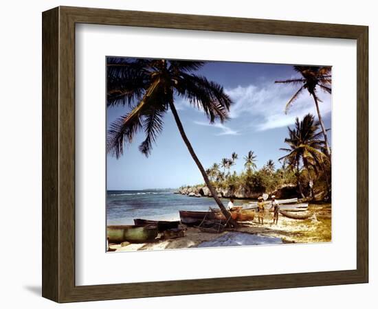 December 1946: Fishermen at Runaway Bay in Jamaica-Eliot Elisofon-Framed Photographic Print