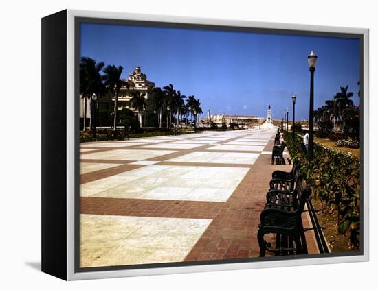 December 1946: Pathway to El Morro Castle in Havana, Cuba-Eliot Elisofon-Framed Premier Image Canvas