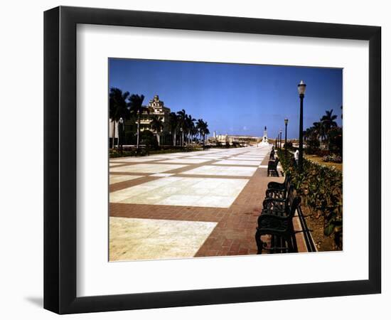 December 1946: Pathway to El Morro Castle in Havana, Cuba-Eliot Elisofon-Framed Photographic Print