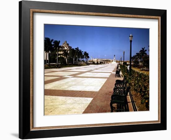December 1946: Pathway to El Morro Castle in Havana, Cuba-Eliot Elisofon-Framed Photographic Print
