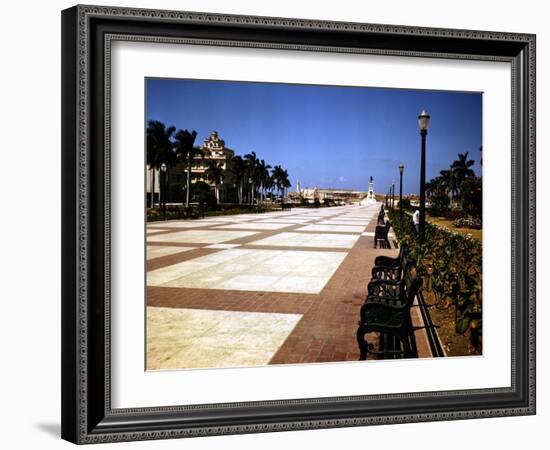 December 1946: Pathway to El Morro Castle in Havana, Cuba-Eliot Elisofon-Framed Photographic Print