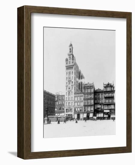 Decker Building Beyond Union Square NYC Photo - New York, NY-Lantern Press-Framed Art Print