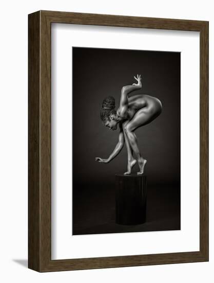 Delicately Poised-Ross Oscar-Framed Photographic Print