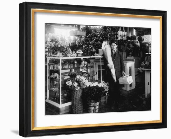Delivering Bundles of Flowers-Lewis Wickes Hine-Framed Photo