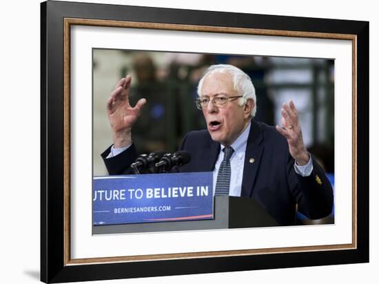 DEM 2016 Sanders-Jacquelyn Martin-Framed Photographic Print