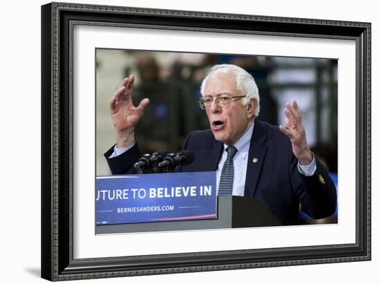 DEM 2016 Sanders-Jacquelyn Martin-Framed Photographic Print