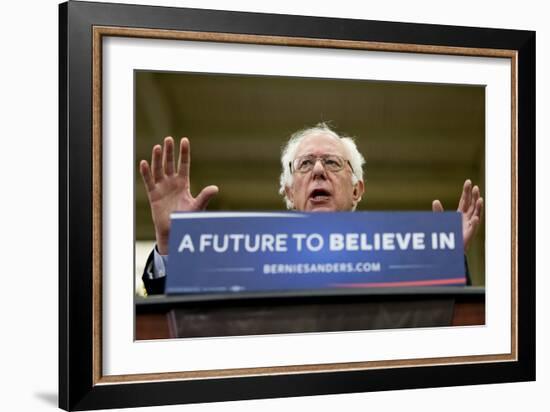 DEM 2016 Sanders-Jacquelyn Martin-Framed Photographic Print