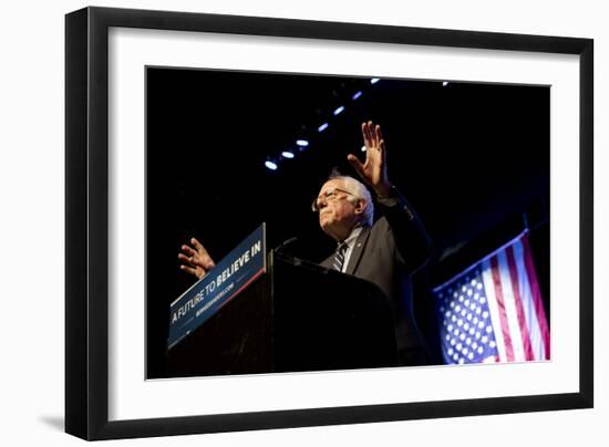 DEM 2016 Sanders-Jacquelyn Martin-Framed Photographic Print