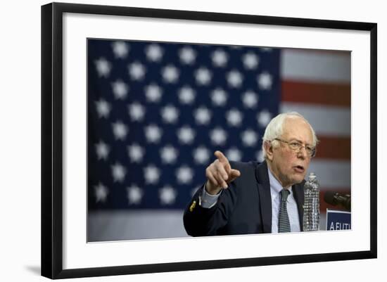 DEM 2016 Sanders-Jacquelyn Martin-Framed Photographic Print