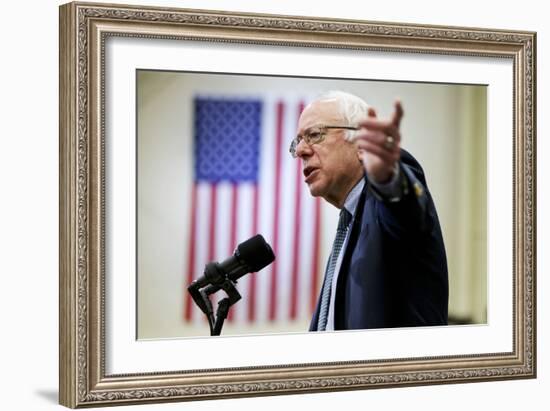 DEM 2016 Sanders-Jacquelyn Martin-Framed Photographic Print