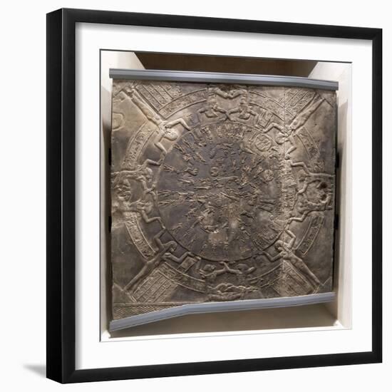 Denderah, chapelle est d'Osiris sur le temple d'Hathor, plafond : zodiaque-null-Framed Giclee Print