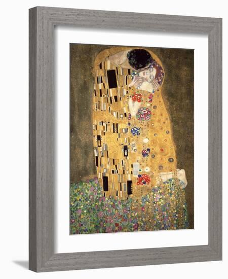 Der Kuss-Gustav Klimt-Framed Art Print
