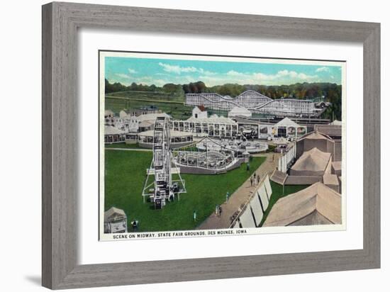 Des Moines, Iowa - State Fair Grounds; Midway Scene-Lantern Press-Framed Art Print