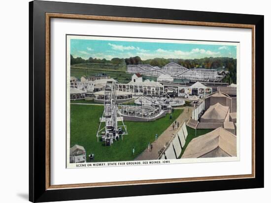 Des Moines, Iowa - State Fair Grounds; Midway Scene-Lantern Press-Framed Art Print