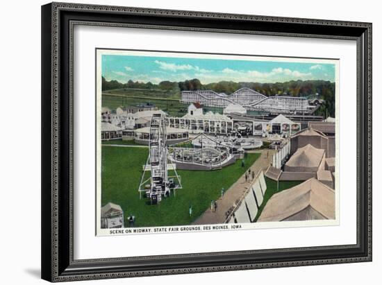 Des Moines, Iowa - State Fair Grounds; Midway Scene-Lantern Press-Framed Art Print