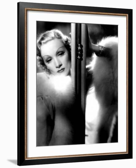 Desire, Marlene Dietrich, 1936-null-Framed Photo