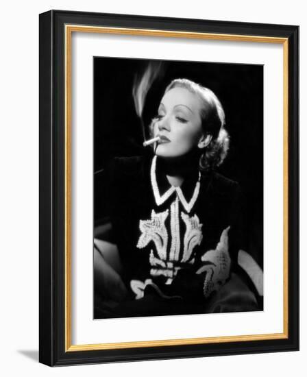 Desire, Marlene Dietrich, 1936-null-Framed Photo