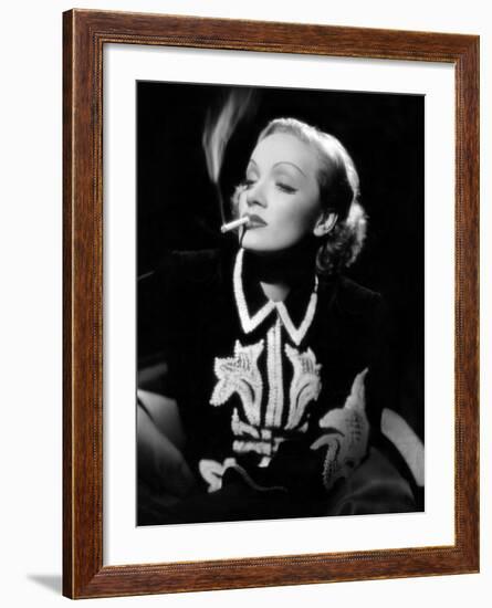 Desire, Marlene Dietrich, 1936-null-Framed Photo