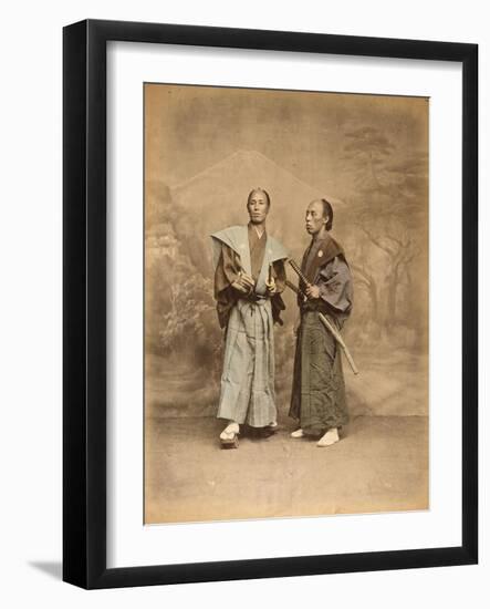 Deux hommes en costume traditionnel, samouraï-null-Framed Giclee Print