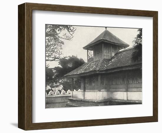 'Dewale (s. Tafel 58) bei der Dagoba des Heiligen Zahnes in Kandy', 1926-Unknown-Framed Photographic Print