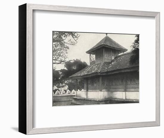 'Dewale (s. Tafel 58) bei der Dagoba des Heiligen Zahnes in Kandy', 1926-Unknown-Framed Photographic Print