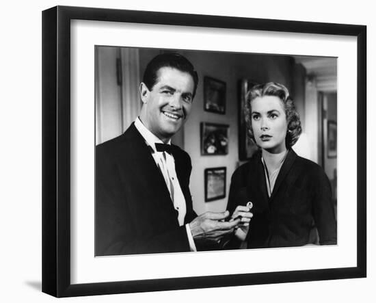 DIAL M FOR MURDER, 1954 directed by ALFRED HITCHCOCK Robert Cummings and Grace Kelly (b/w photo)-null-Framed Photo